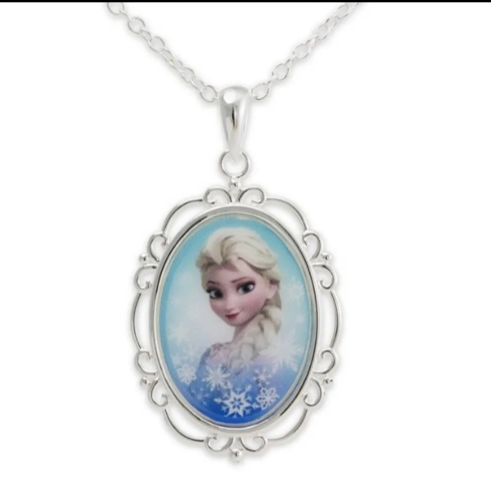 Disney Frozen Elsa Cameo Pendant